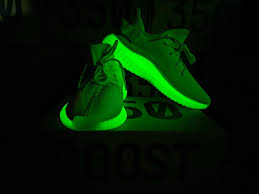 Adidas Yeezy Boost 350 V2 - Fluorescente